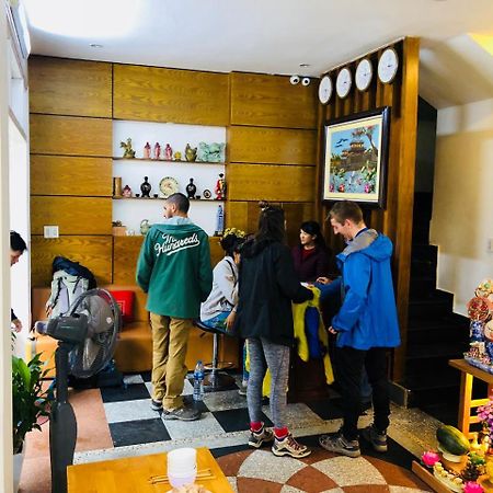 Hoang Trieu Hotel Хуе Екстериор снимка