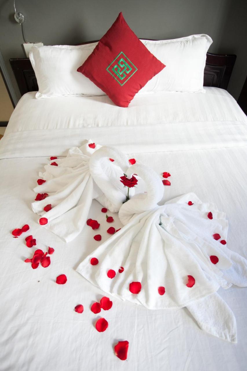 Hoang Trieu Hotel Хуе Екстериор снимка