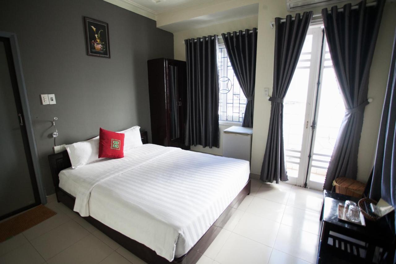 Hoang Trieu Hotel Хуе Екстериор снимка