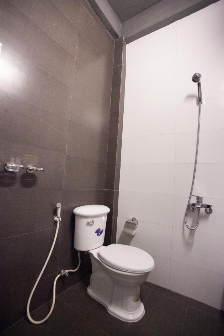 Hoang Trieu Hotel Хуе Екстериор снимка