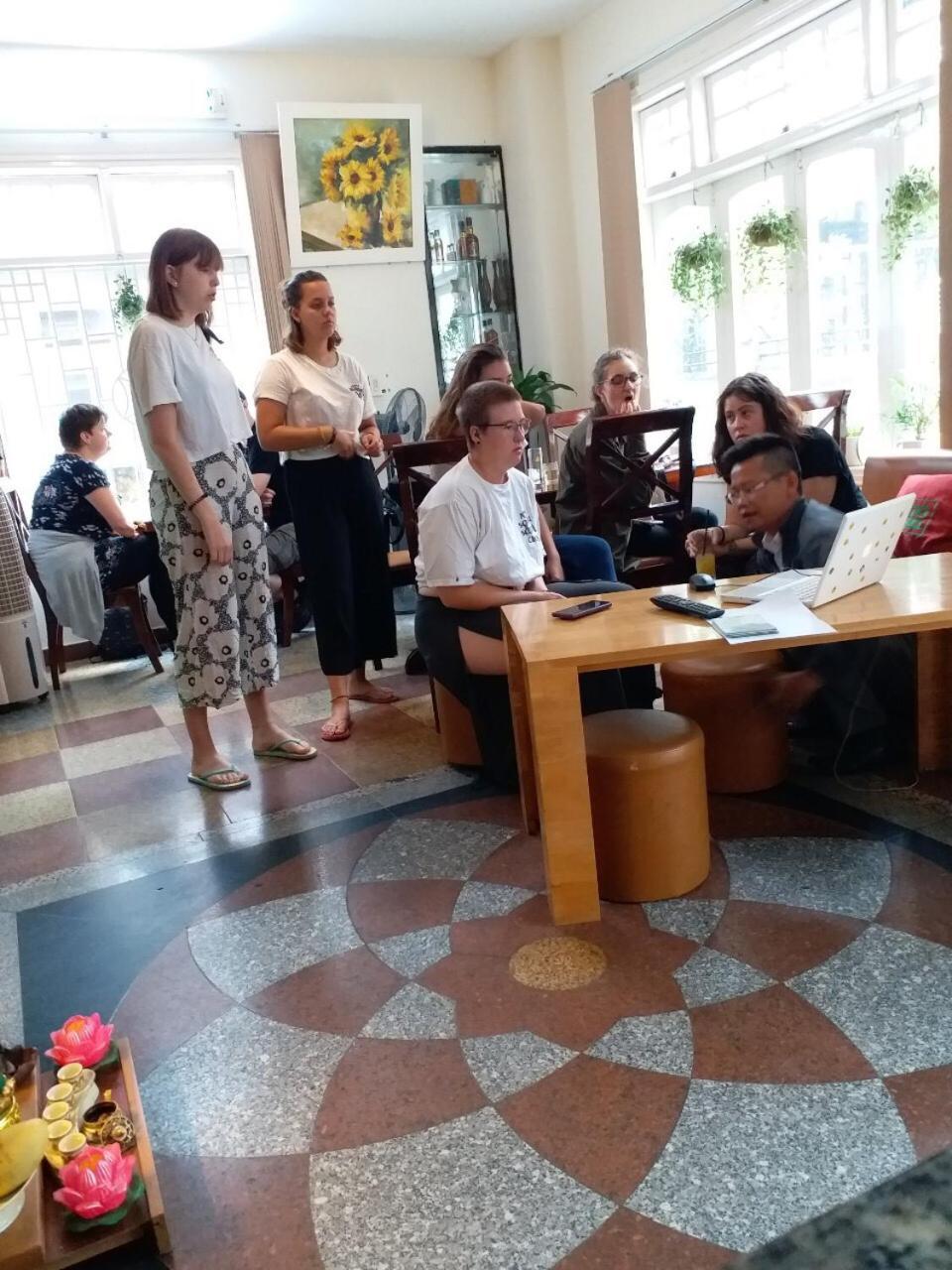 Hoang Trieu Hotel Хуе Екстериор снимка