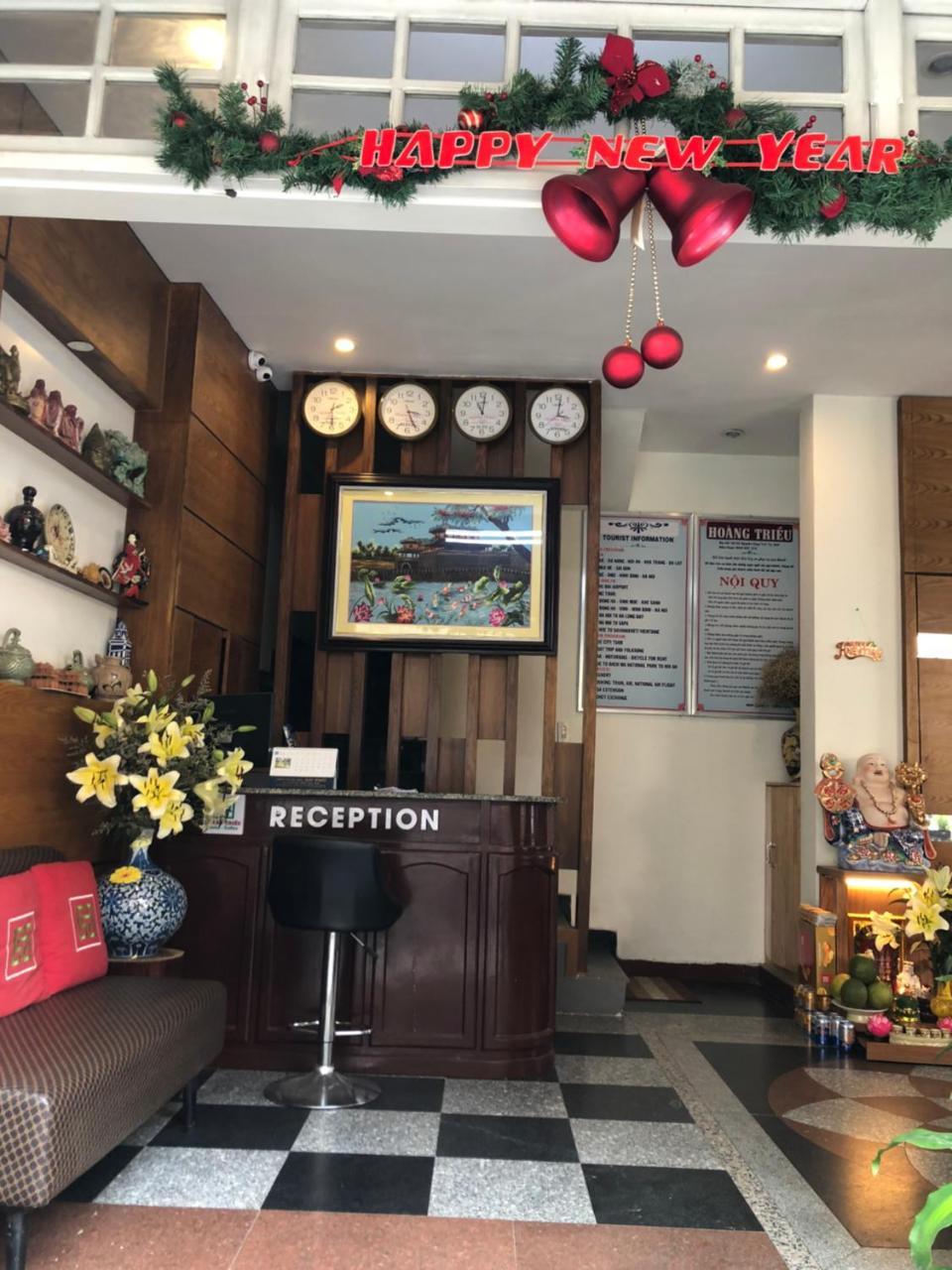 Hoang Trieu Hotel Хуе Екстериор снимка